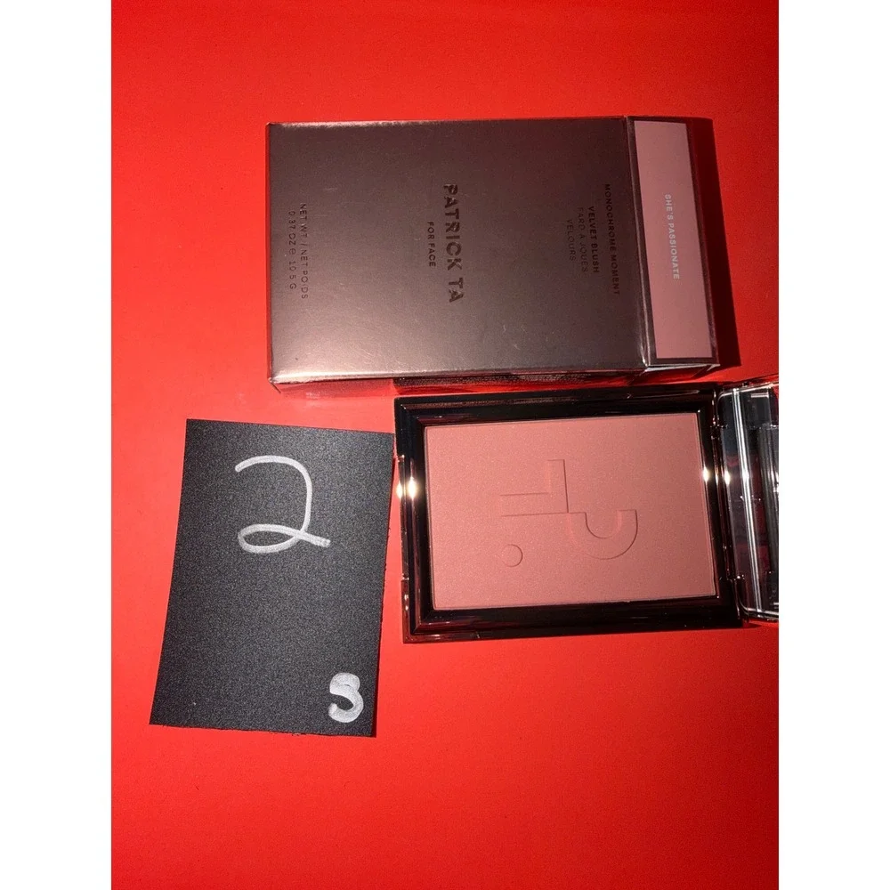 Patrick Ta Velvet Blush 0.37 Monochrome Moment She's Passionate Compact
